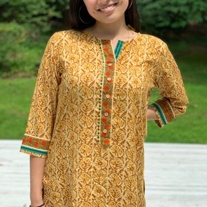 Ethnic Indian Kurta w/ Flower Details